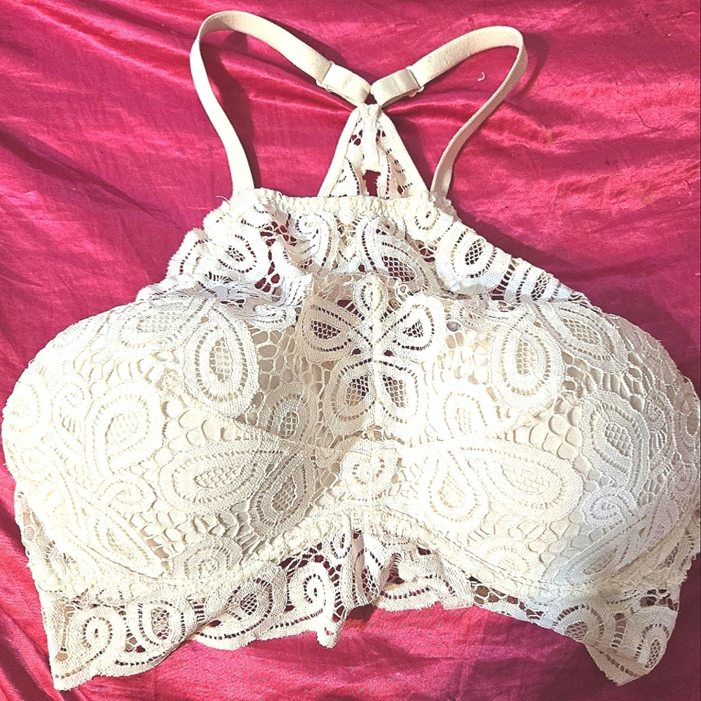 M vs bra